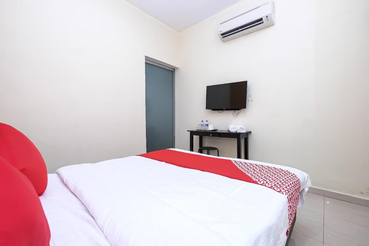 OYO 89493 Q Hotel Mentakab Mentekab Bagian luar foto