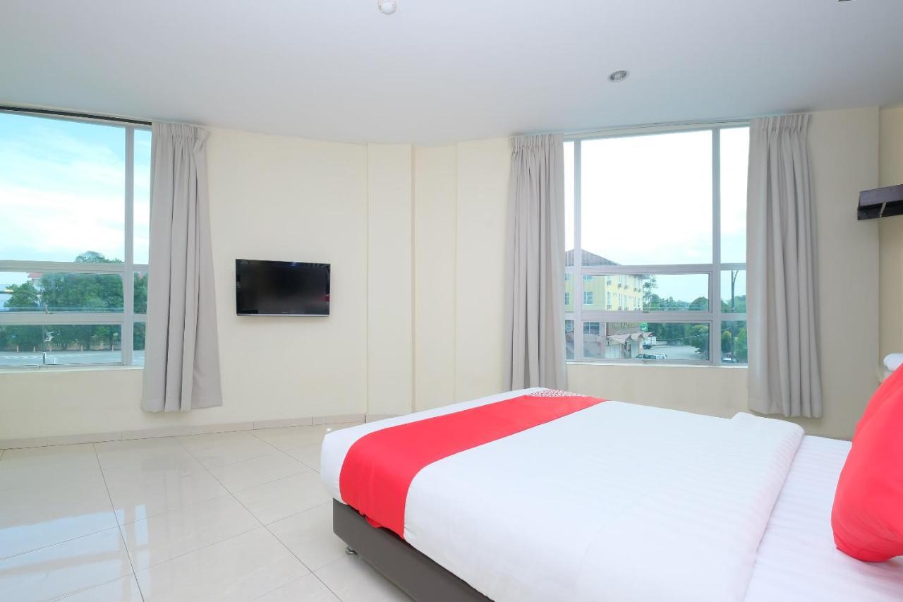 OYO 89493 Q Hotel Mentakab Mentekab Bagian luar foto