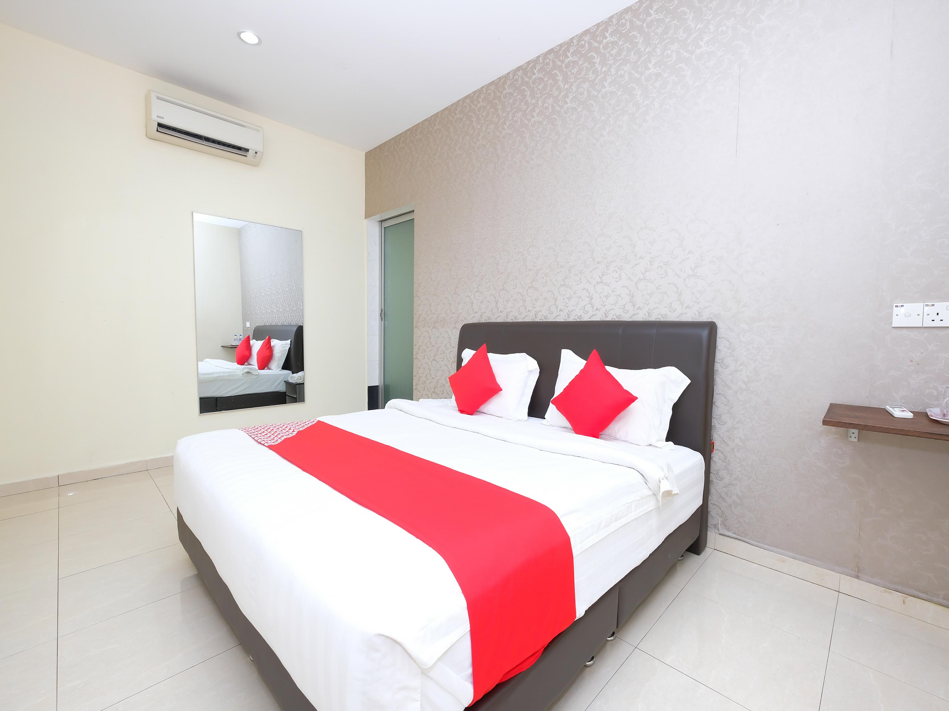 OYO 89493 Q Hotel Mentakab Mentekab Bagian luar foto