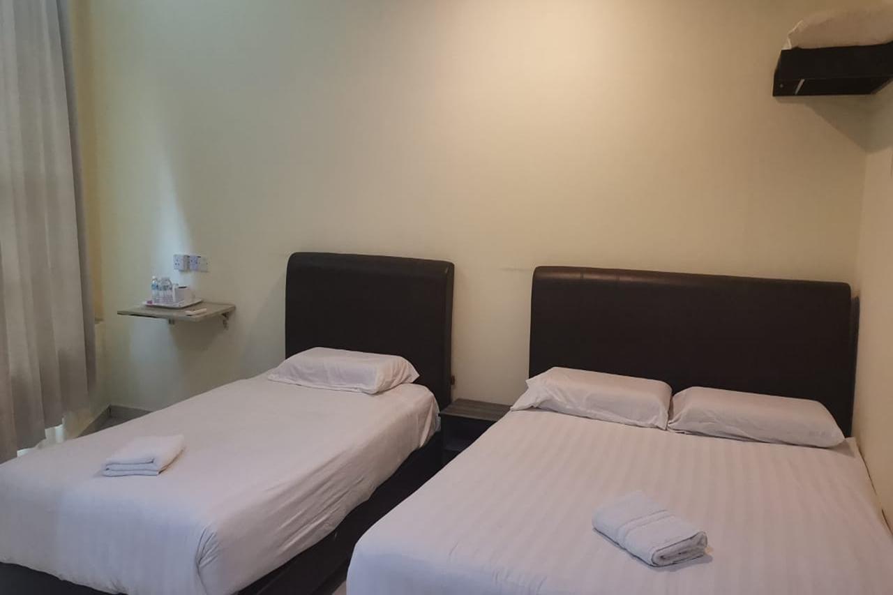 OYO 89493 Q Hotel Mentakab Mentekab Bagian luar foto