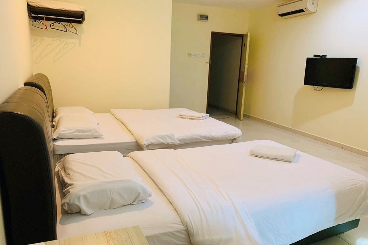 OYO 89493 Q Hotel Mentakab Mentekab Bagian luar foto