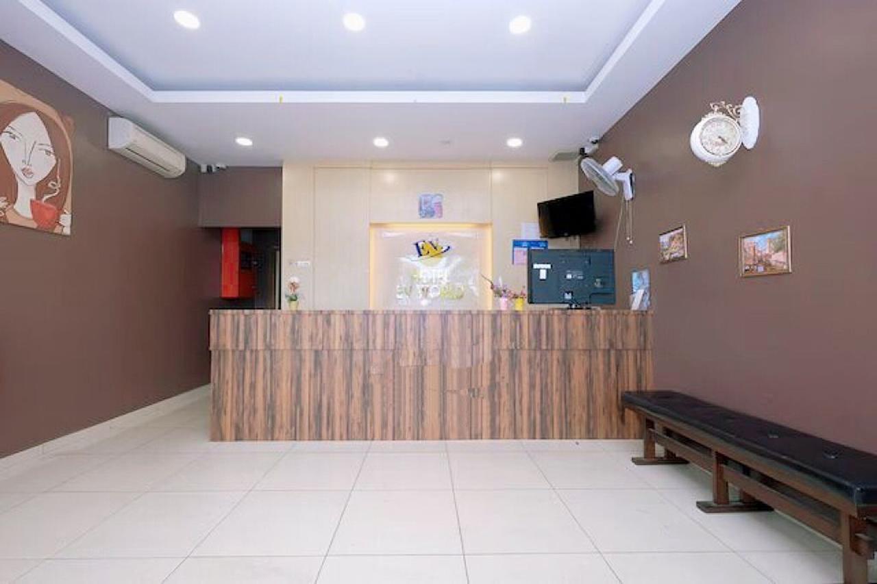 OYO 89493 Q Hotel Mentakab Mentekab Bagian luar foto