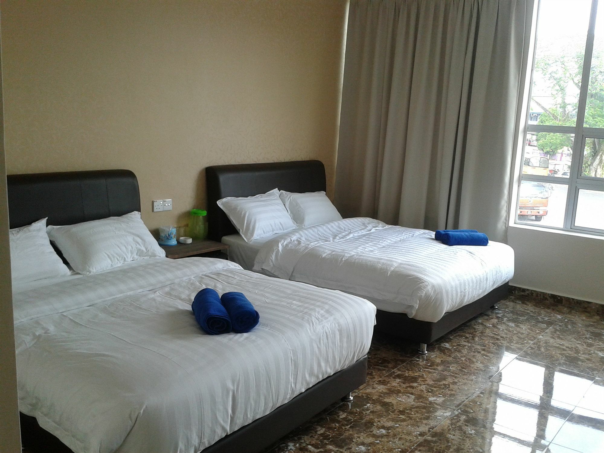 OYO 89493 Q Hotel Mentakab Mentekab Bagian luar foto