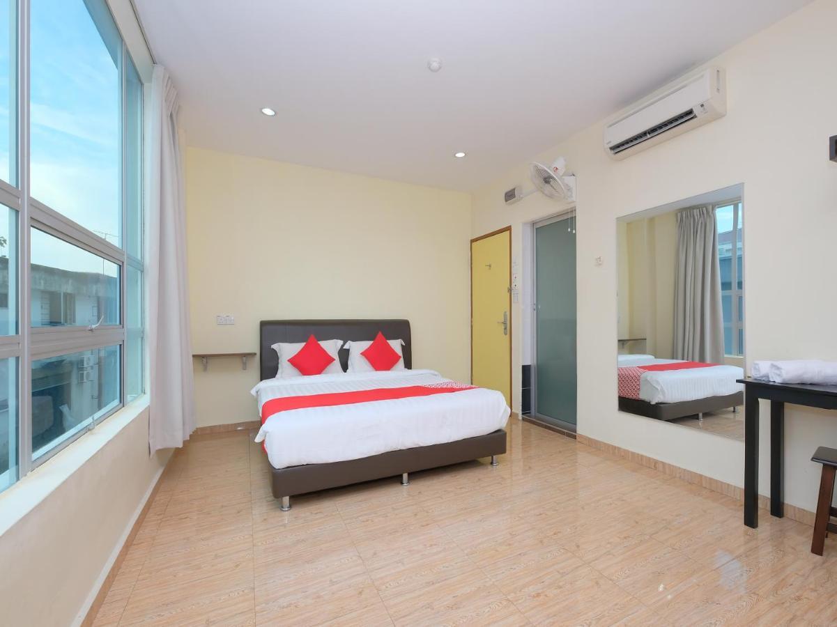 OYO 89493 Q Hotel Mentakab Mentekab Bagian luar foto